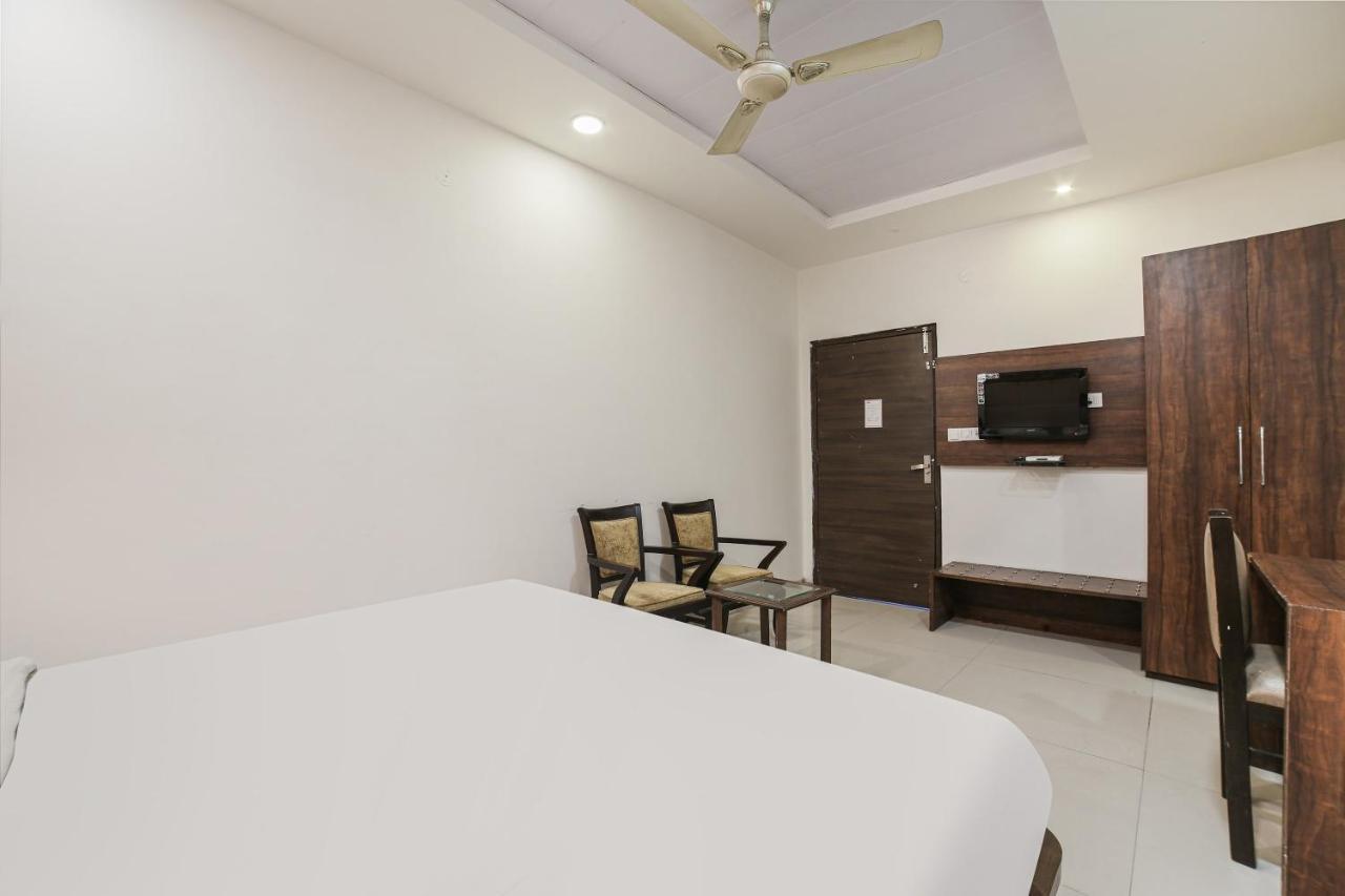 Townhouse Hollywood Heights Amritsar Exterior foto