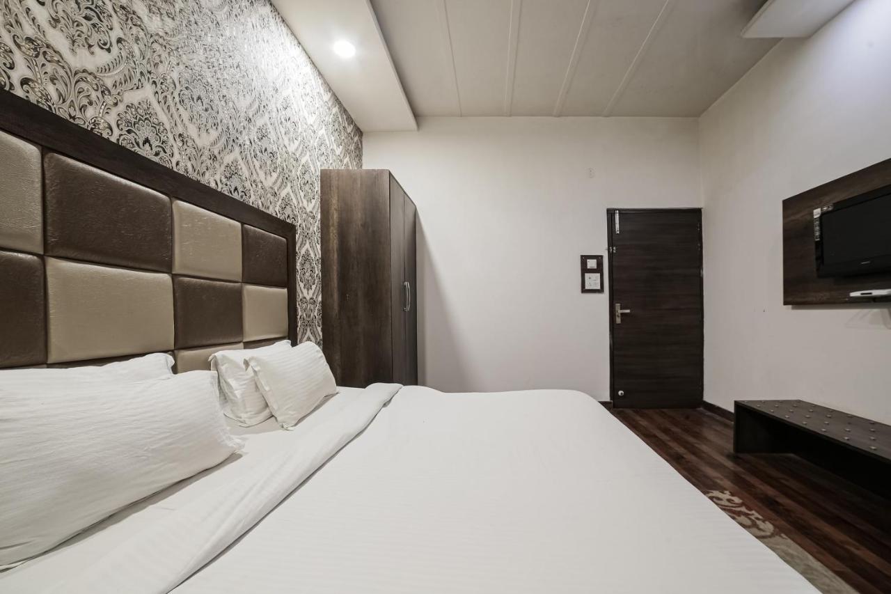 Townhouse Hollywood Heights Amritsar Exterior foto