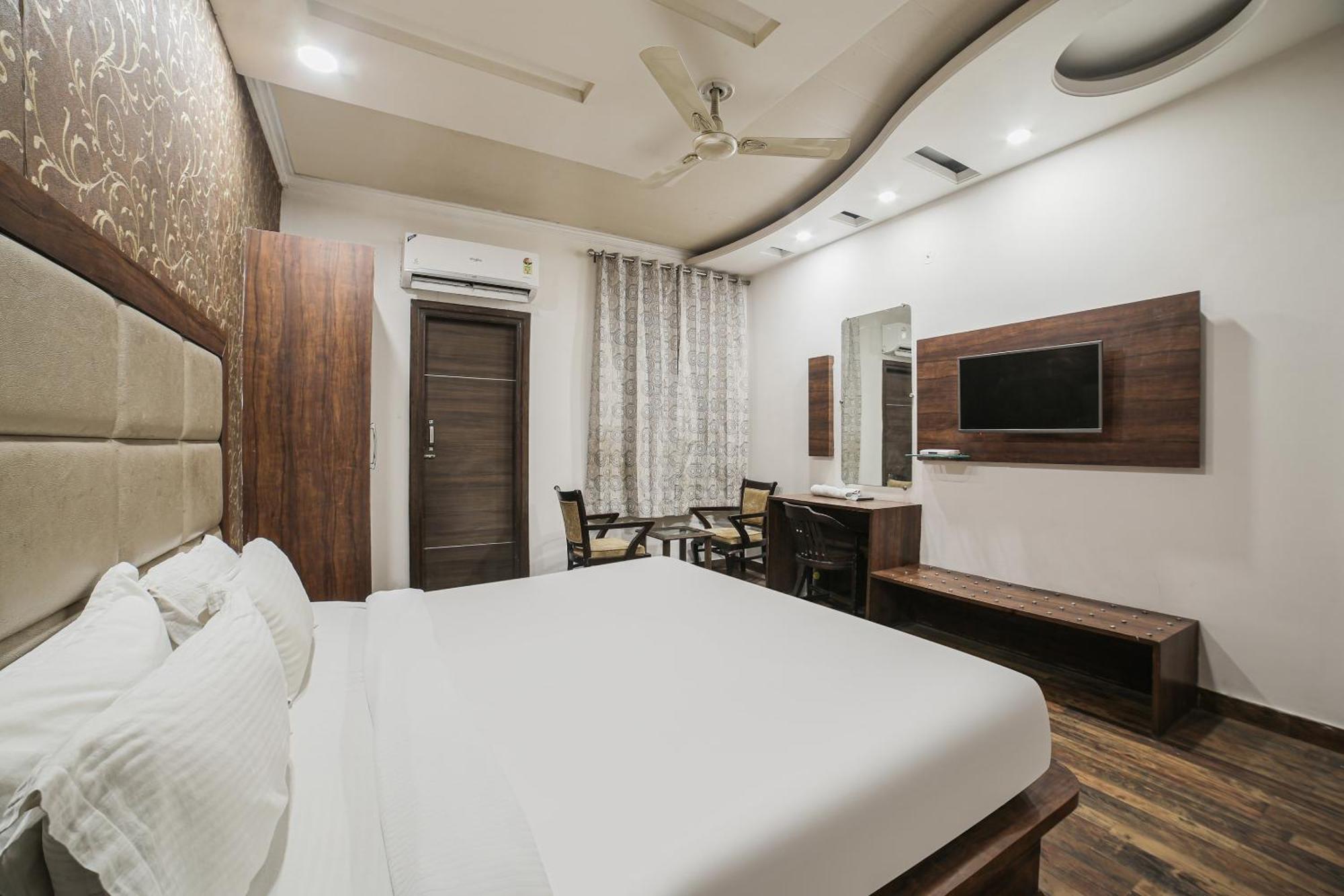 Townhouse Hollywood Heights Amritsar Exterior foto