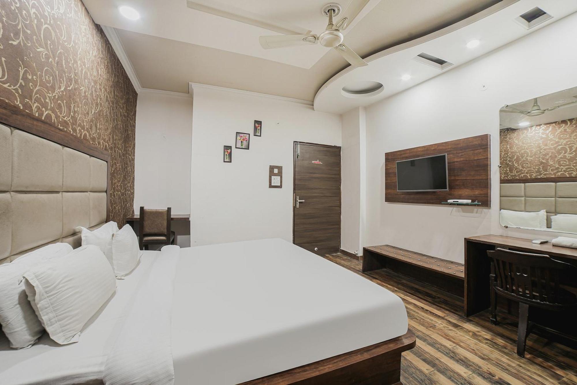 Townhouse Hollywood Heights Amritsar Exterior foto